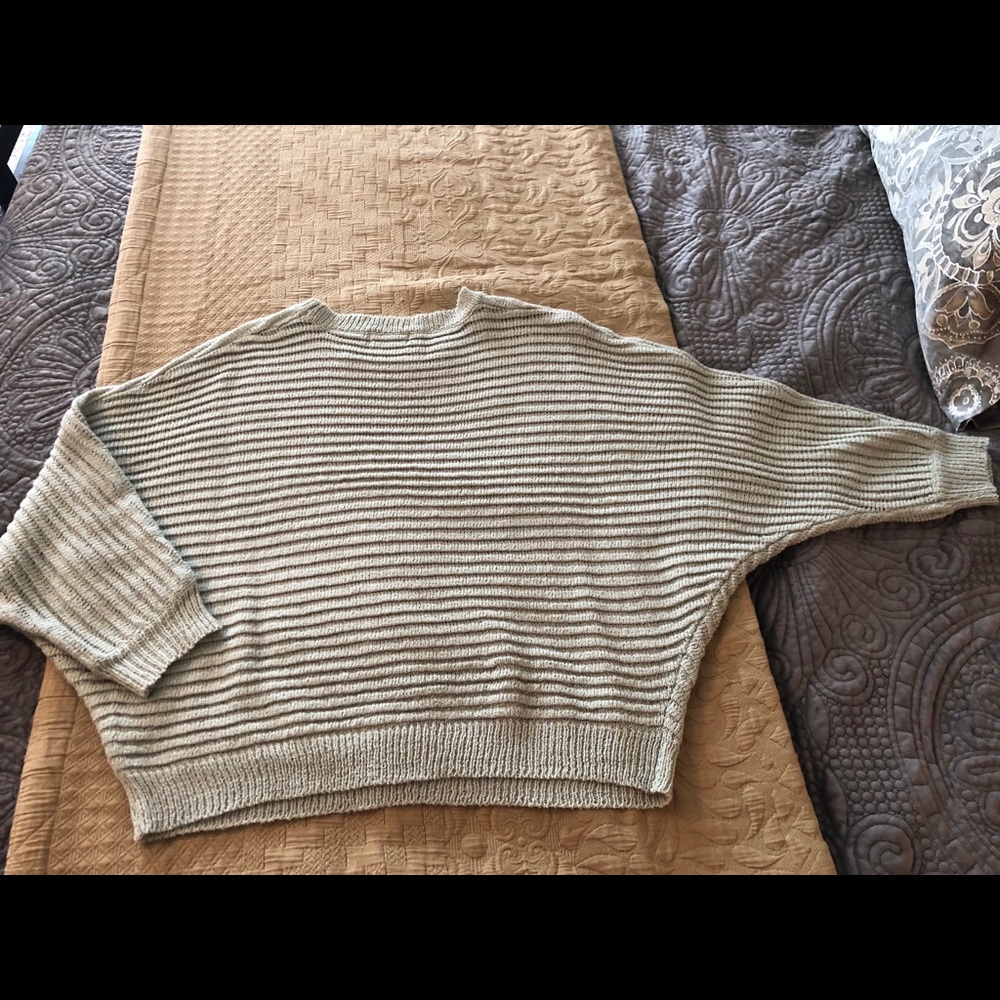 Sweater - Picture 2 of 4